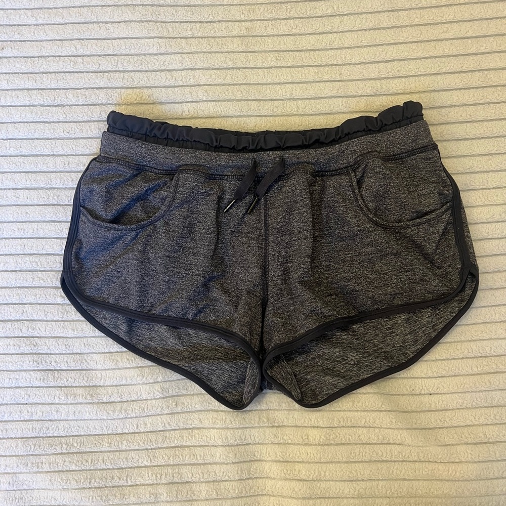 Lululemon Sz 8 Women’s Grey Shorts with Lining and Drawstring